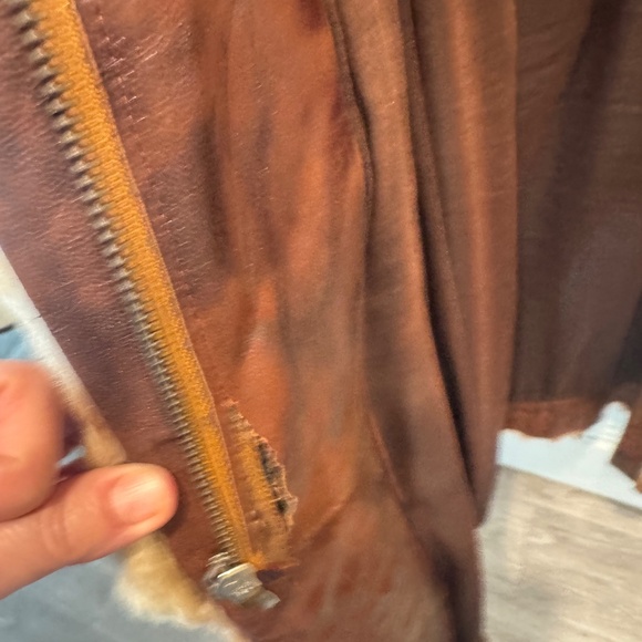 Branco Pelle Shearling/Leather Coat with Belt and Zipper Accents - Size Small - Picture 9 of 9